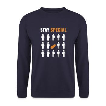 STAY SPECIAL Capybara - Unisex Pullover - Navy - Vorne - Alina (178cm) & Michal (187cm)