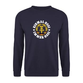 DDR Wappen, Einmal Ossi, Immer Ossi, Spruch - Unisex Pullover - Navy - Vorne - Alina (178cm) & Michal (187cm)