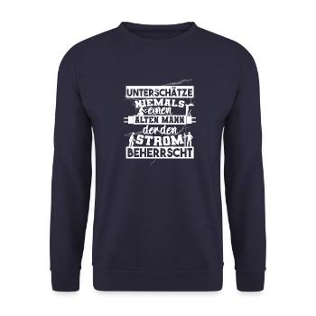 Unterschätze niemals einen ALTEN MANN der Strom - Unisex Pullover - Navy - Vorne - Alina (178cm) & Michal (187cm)
