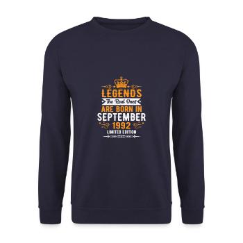 September 1992 - 30. Geburtstag Geschenk. Awesome. - Unisex Pullover - Navy - Vorne - Alina (178cm) & Michal (187cm)