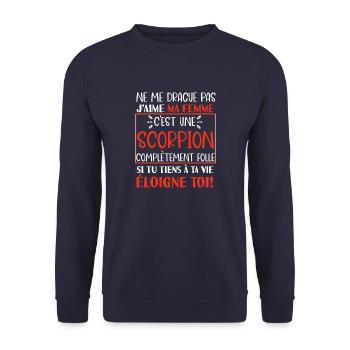 Ne me drague pas scorpion folle cadeau couple - Sweat-shirt Unisexe - marine - Devant - Alina (178cm) & Michal (187cm)