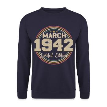 Tolles Geschenk zum Geburtstag 1942 seit März 1942 - Unisex Pullover - Navy - Vorne - Alina (178cm) & Michal (187cm)