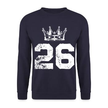 26 Zahl Krone - Unisex Pullover - Navy - Vorne - Alina (178cm) & Michal (187cm)