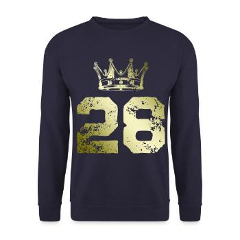 28 Zahl Krone - Unisex Pullover - Navy - Vorne - Alina (178cm) & Michal (187cm)