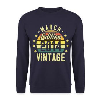 Vintage März 2014 Vintage Geburtstagsgeschenk 2014 - Unisex Pullover - Navy - Vorne - Alina (178cm) & Michal (187cm)