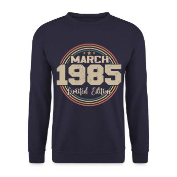 Awesome seit März 1934 Geburtstag 1934 Geschenk - Unisex Pullover - Navy - Vorne - Alina (178cm) & Michal (187cm)