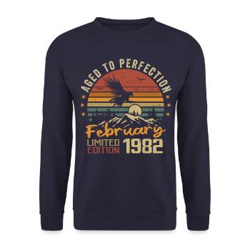 Born in February 1982 Birthday 1982 February - Unisex Sweatshirt - navy - Front - Alina (178cm) & Michal (187cm)