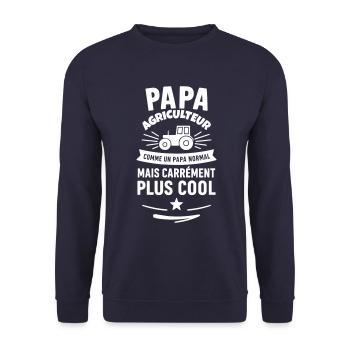 Papa agriculteur – plus cool qu’un papa normal - Sweat-shirt Unisexe - marine - Devant - Alina (178cm) & Michal (187cm)