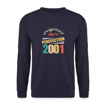 Ich bin 23 Jahre alt | Ich bin 2001 geboren - geboren - Unisex Pullover - Navy - Vorne - Alina (178cm) & Michal (187cm)