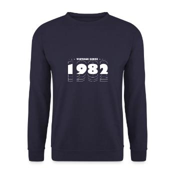 Vintage Timeless Style von 1982 - 43. Geburtstag - Unisex Pullover - Navy - Vorne - Alina (178cm) & Michal (187cm)