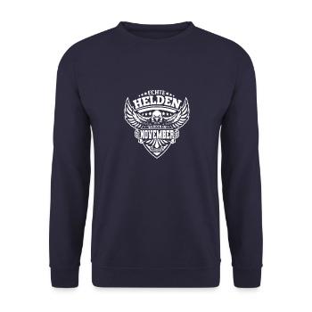 Echte Helden werden im November geboren - Unisex Pullover - Navy - Vorne - Alina (178cm) & Michal (187cm)