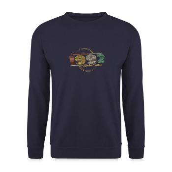 Einzigartig seit 1992 Retro Sprüche 30. Geburtstag - Unisex Pullover - Navy - Vorne - Alina (178cm) & Michal (187cm)