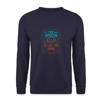 Il m’a fallu 50 ans Adult Humor Spr - Sweat-shirt Unisexe - marine - Devant - Alina (178cm) & Michal (187cm)