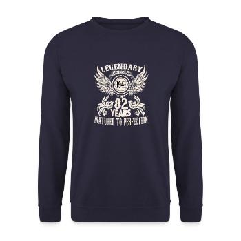 82 Jahre Legende Geburtstag Outfit Sprüche - Unisex Pullover - Navy - Vorne - Alina (178cm) & Michal (187cm)