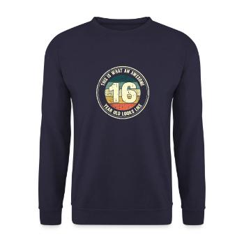 16ème anniversaire pour que vous voyiez avec 16 cadeaux rétro - Sweat-shirt Unisexe - marine - Devant - Alina (178cm) & Michal (187cm)