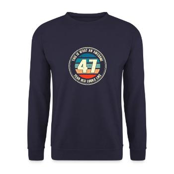 47e anniversaire pour que vous voyiez avec 47 cadeaux rétro - Sweat-shirt Unisexe - marine - Devant - Alina (178cm) & Michal (187cm)