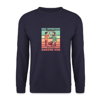 Vater Papa Vatertags Designs zum Vatertag - Unisex Pullover - Navy - Vorne - Alina (178cm) & Michal (187cm)