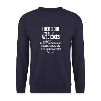 cadeau homme femme humour drole alcool soiree fete - Sweat-shirt Unisexe - marine - Devant - Alina (178cm) & Michal (187cm)