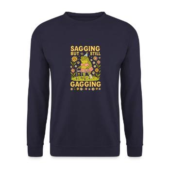 Sagging but Still Gagging – Fun Frog Design - Unisex Pullover - Navy - Vorne - Alina (178cm) & Michal (187cm)