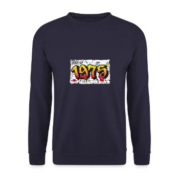 Retro Rebel 1975 Graffiti – 50 Jahre zeitlos - Unisex Pullover - Navy - Vorne - Alina (178cm) & Michal (187cm)