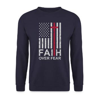 Faith Over Fear US Flagge - Unisex Pullover - Navy - Vorne - Alina (178cm) & Michal (187cm)
