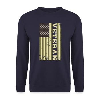 Veteran US Flagge Camo - Unisex Pullover - Navy - Vorne - Alina (178cm) & Michal (187cm)