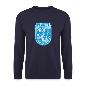 planet over profit Zitat - Unisex Pullover - Navy - Vorne - Alina (178cm) & Michal (187cm)