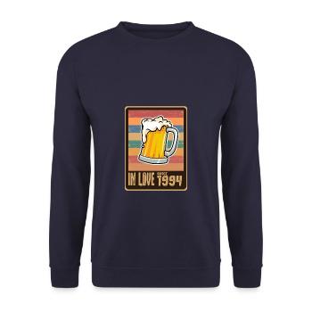 Ich liebe Bier seit 1994 - Unisex Pullover - Navy - Vorne - Alina (178cm) & Michal (187cm)