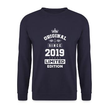 Anniversaire édition limitée 2019 - Sweat-shirt Unisexe - marine - Devant - Alina (178cm) & Michal (187cm)