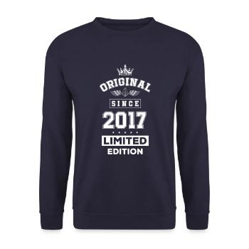 2017 limited edition Geburtstag - Unisex Pullover - Navy - Vorne - Alina (178cm) & Michal (187cm)