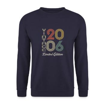 2006 Anniversaire Né en 2006 vintage Rétro. Editio - Sweat-shirt Unisexe - marine - Devant - Alina (178cm) & Michal (187cm)