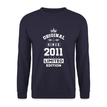 2011 limited edition Geburtstag - Unisex Pullover - Navy - Vorne - Alina (178cm) & Michal (187cm)