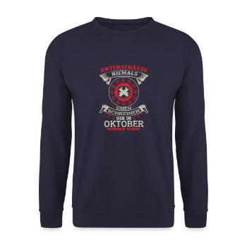 Unterschätze niemals SCHREINER OKTOBER - Unisex Pullover - Navy - Vorne - Alina (178cm) & Michal (187cm)