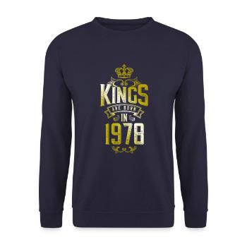kings are born 1978 - Unisex Sweatshirt - navy - Front - Alina (178cm) & Michal (187cm)