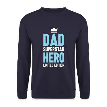 Papa Limited Edition Dad Vater - Unisex Sweatshirt - navy - Front - Alina (178cm) & Michal (187cm)