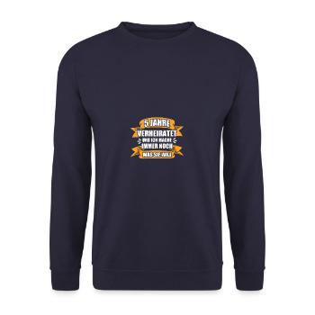 Was sie will 5. Hochzeitstag Hölzerne Hochzeit - Unisex Pullover - Navy - Vorne - Alina (178cm) & Michal (187cm)