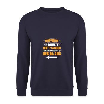 Mit der da 7. Hochzeitstag Kupferne Hochzeit - Unisex Pullover - Navy - Vorne - Alina (178cm) & Michal (187cm)