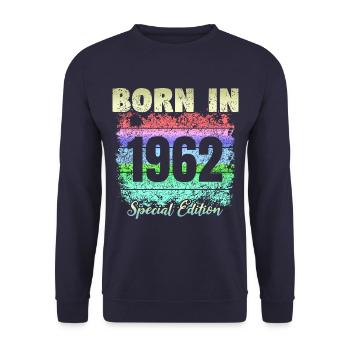 Geboren 1962 - Unisex Pullover - Navy - Vorne - Alina (178cm) & Michal (187cm)