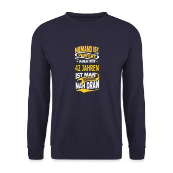42 JAHREN - Unisex Pullover - Navy - Vorne - Alina (178cm) & Michal (187cm)