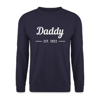DADDY EST. 2022 - Unisex Pullover - Navy - Vorne - Alina (178cm) & Michal (187cm)