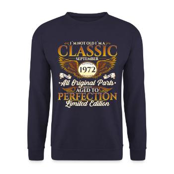 Né en 1972 Cadeau d’anniversaire Hommes Septembre - Sweat-shirt Unisexe - marine - Devant - Alina (178cm) & Michal (187cm)