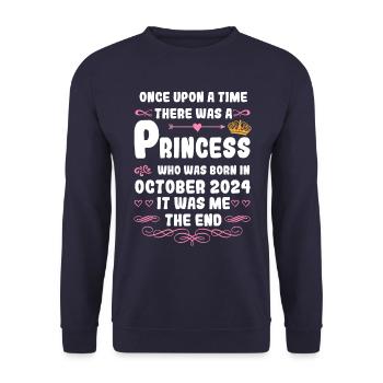 Es war einmal eine Prinzessin. Oktober 2024 Geburt - Unisex Pullover - Navy - Vorne - Alina (178cm) & Michal (187cm)
