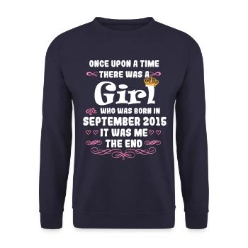 Es war einmal ein Mädchen. September 2015 Geburtst - Unisex Pullover - Navy - Vorne - Alina (178cm) & Michal (187cm)