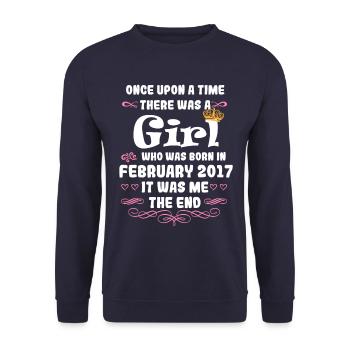 Es war einmal ein Mädchen. Februar 2017 Geburtstag - Unisex Pullover - Navy - Vorne - Alina (178cm) & Michal (187cm)