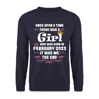 Es war einmal ein Mädchen. Februar 2023 Geburtstag - Unisex Pullover - Navy - Vorne - Alina (178cm) & Michal (187cm)