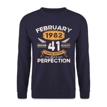 Né en 1982 Vintage 41ème anniversaire rétro - Sweat-shirt Unisexe - marine - Devant - Alina (178cm) & Michal (187cm)