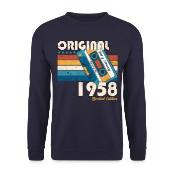 65. Geburtstag Kassette Februar Jahrgang 1958 - Unisex Pullover - Navy - Vorne - Alina (178cm) & Michal (187cm)