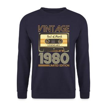 43 Birthday Man March Born 1980 Cassette - Sweat-shirt Unisexe - marine - Devant - Alina (178cm) & Michal (187cm)