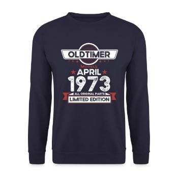 50e anniversaire homme Oldtimer April né en 1973 - Sweat-shirt Unisexe - marine - Devant - Alina (178cm) & Michal (187cm)
