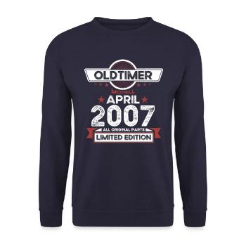 16. Geburtstag Mann Oldtimer April Jahrgang 2007 - Unisex Pullover - Navy - Vorne - Alina (178cm) & Michal (187cm)